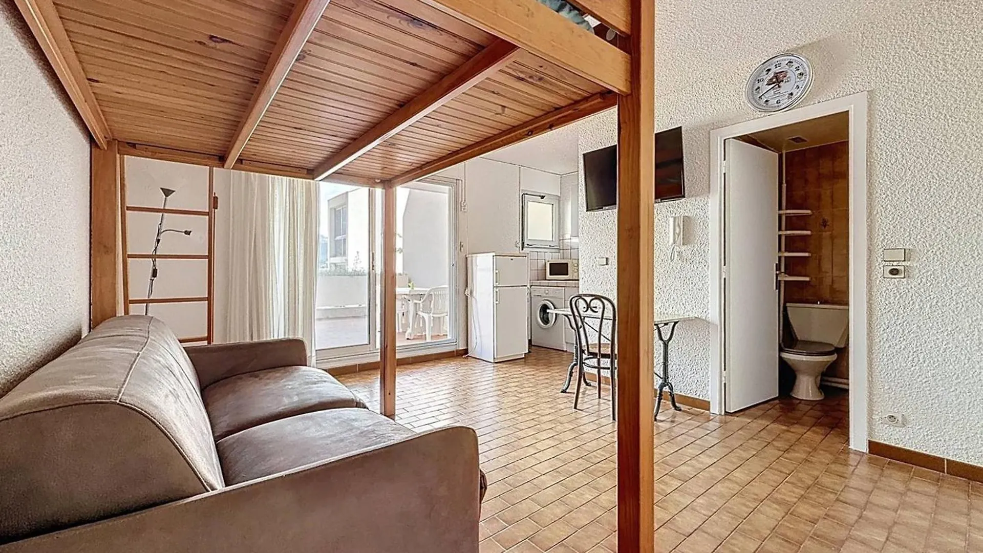 Studio Climatise Avec Grande Terrasse A Bormes - Fr-1-610-109 0*, بورم لي ميموزا فرنسا